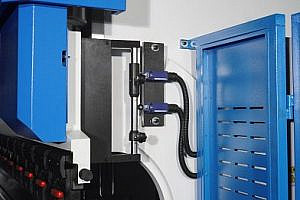 Фото 34 - MetalTec HBM 63/2500C Листогибочные гидравлические прессы с ЧПУ контроллером TP10S.
