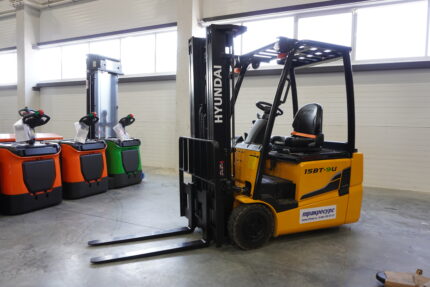 Вилочный погрузчик Hyundai 15BT-9U