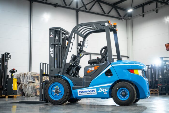 Фото 3 - Вилочный погрузчик TRF D30-3X.