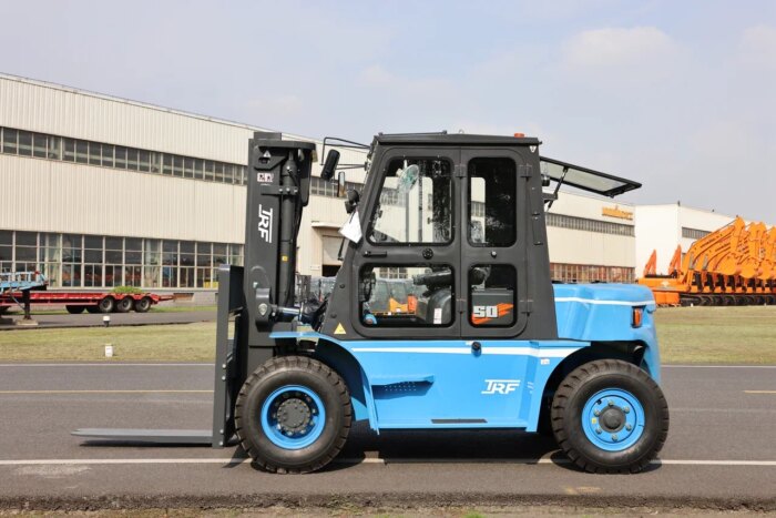 Фото 2 - Вилочный погрузчик TRF D45-3M.