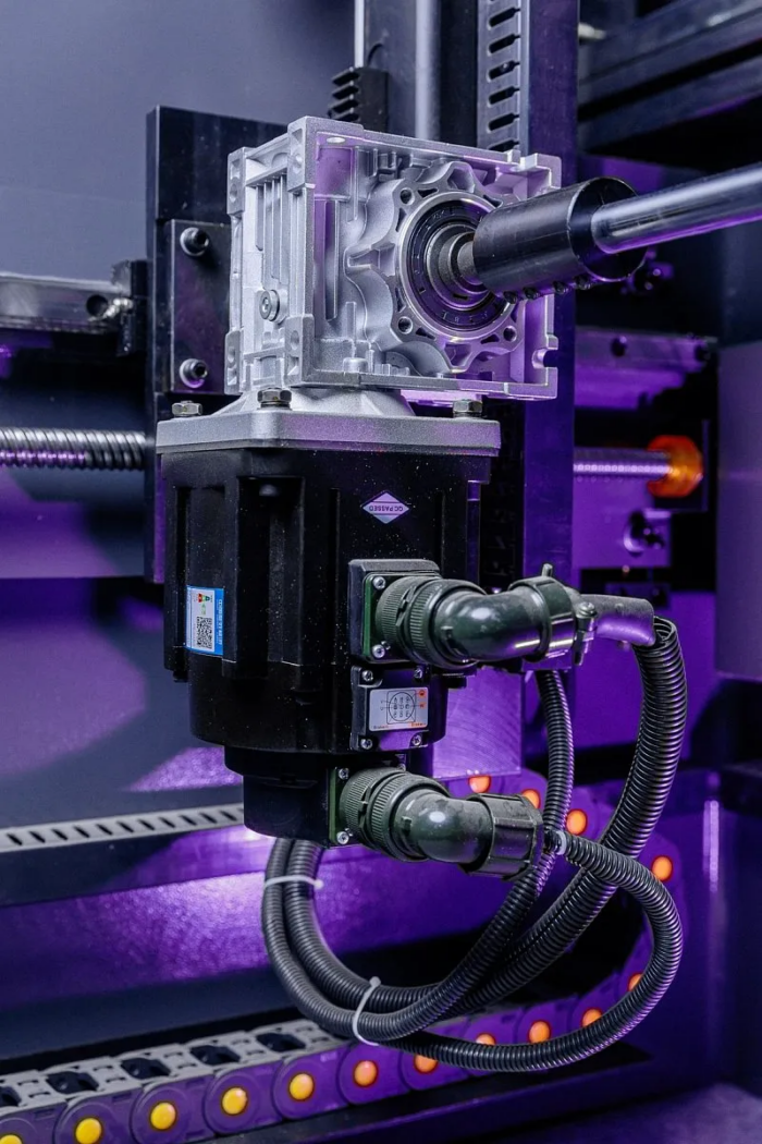 Фото 6 - MetalTec HBC 50/1600 Листогибочные гидравлические прессы с ЧПУ.