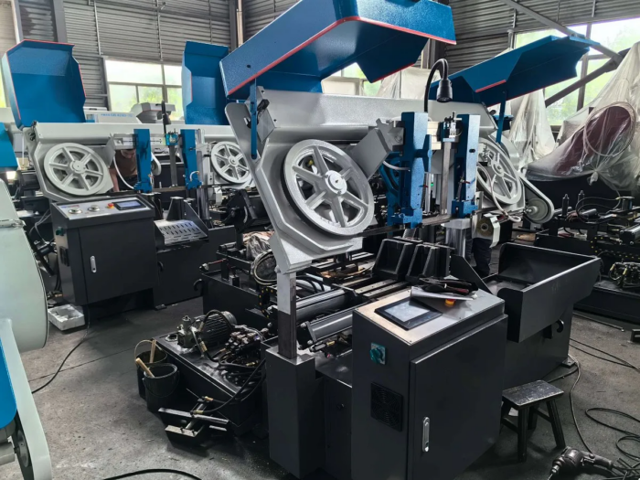 Фото 11 - MetalTec MBS 530 CА автоматический колонный ленточнопильный станок.