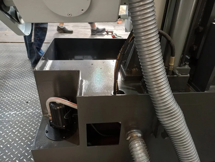 Фото 9 - MetalTec MBS 530 CА автоматический колонный ленточнопильный станок.