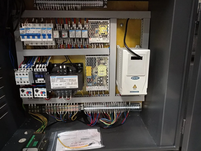 Фото 8 - MetalTec MBS 530 CА автоматический колонный ленточнопильный станок.